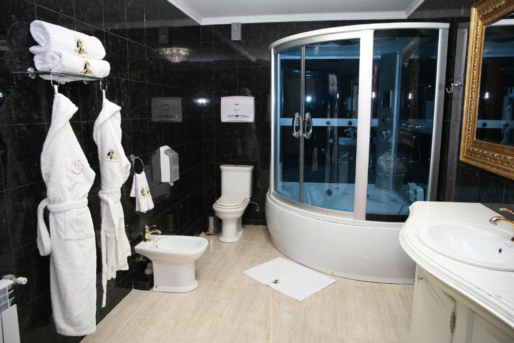 Kleopatra Vip Hotel Kamjanez-Podilskyj Zimmer foto