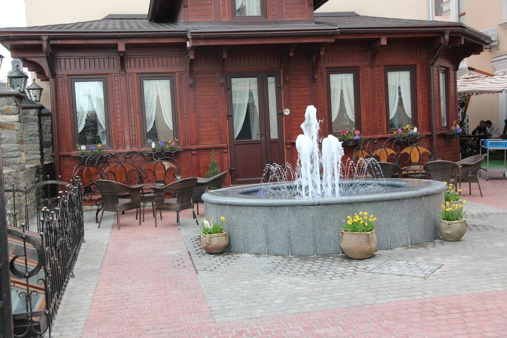 Kleopatra Vip Hotel Kamjanez-Podilskyj Exterior foto